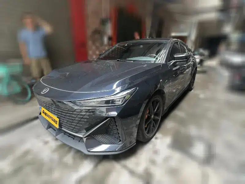 Changan UNI-V 2022 1.5T Smart Navigation Edition — миниатюра 1