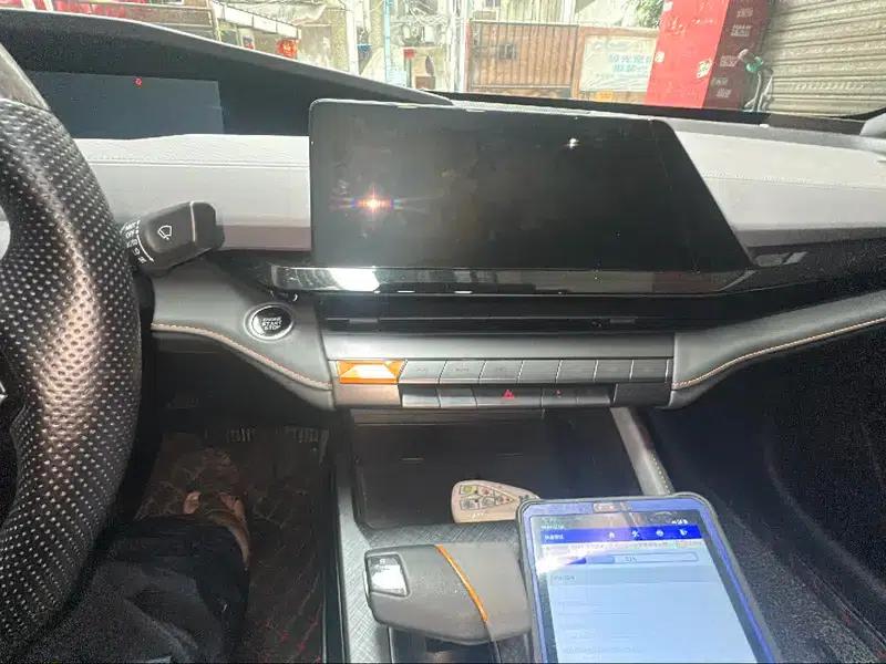 Changan UNI-V 2022 1.5T Smart Navigation Edition — миниатюра 12