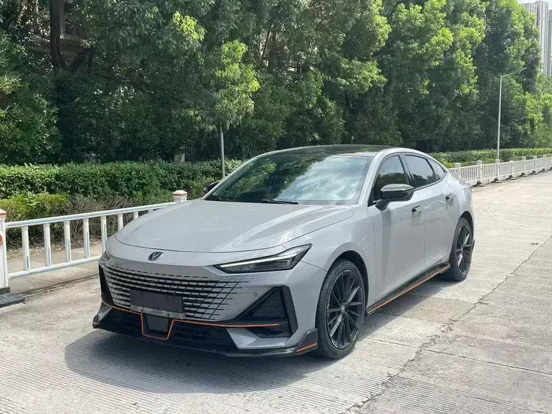 Changan UNI-V 2023 1.5T Premium Edition — миниатюра 1