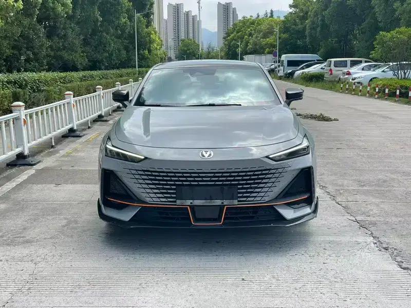 Changan UNI-V 2023 1.5T Premium Edition — миниатюра 2