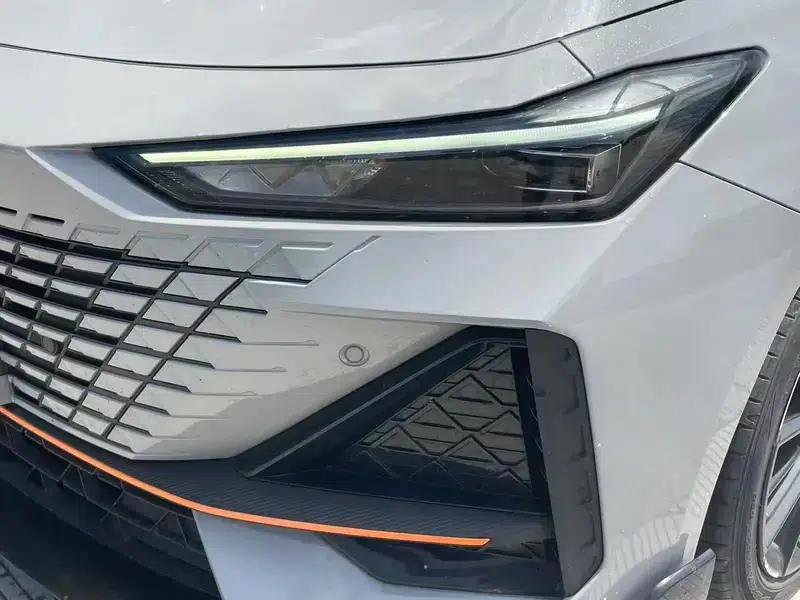 Changan UNI-V 2023 1.5T Premium Edition — миниатюра 7