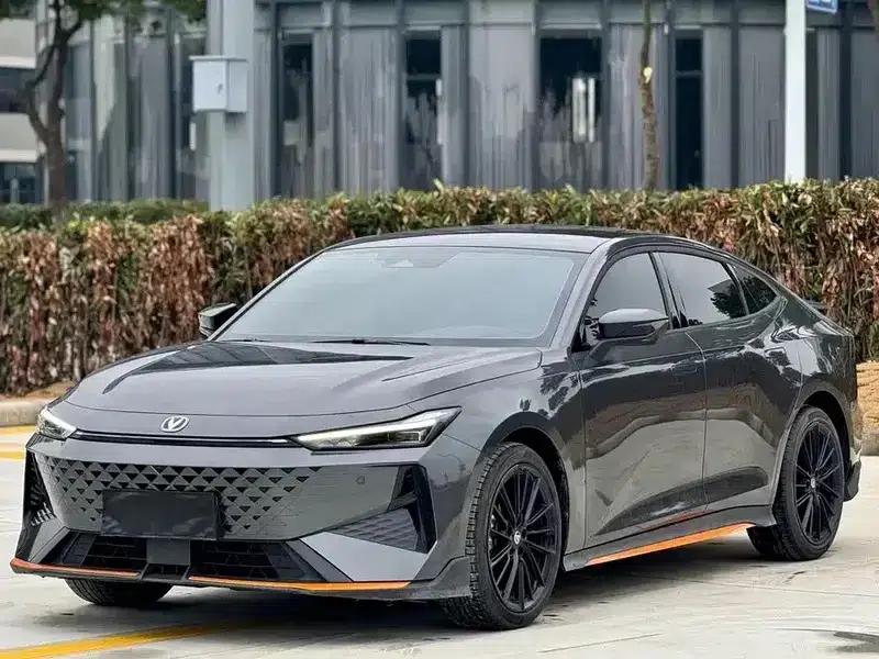 Changan UNI-V 2025 1.5T 500Bar Premium Sport — миниатюра 1