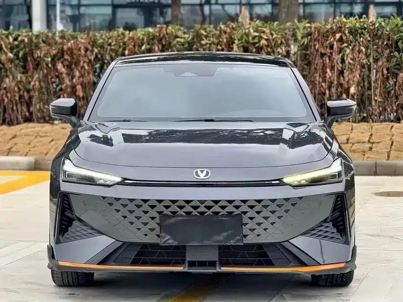 Changan UNI-V 2025 1.5T 500Bar Premium Sport — миниатюра 2