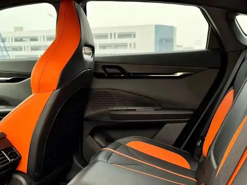 Changan UNI-V 2025 1.5T 500Bar Premium Sport — миниатюра 12