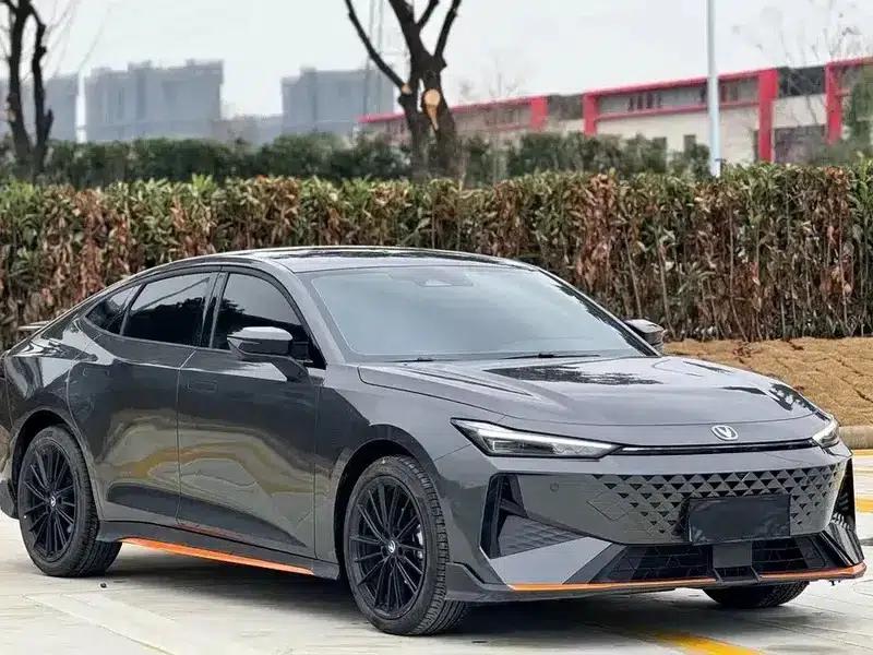 Changan UNI-V 2025 1.5T 500Bar Premium Sport — миниатюра 3