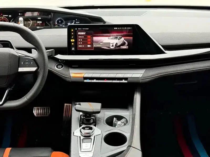 Changan UNI-V 2025 1.5T 500Bar Premium Sport — миниатюра 9