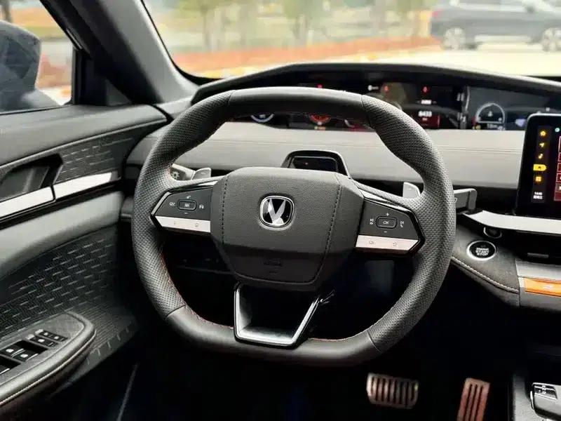 Changan UNI-V 2025 1.5T 500Bar Premium Sport — миниатюра 10
