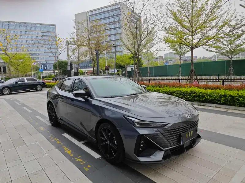 Changan UNI-V 2022 1.5T Premium Edition — миниатюра 3