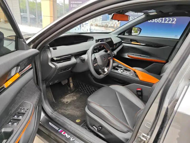 Changan UNI-V 2022 1.5T Premium Edition — миниатюра 8