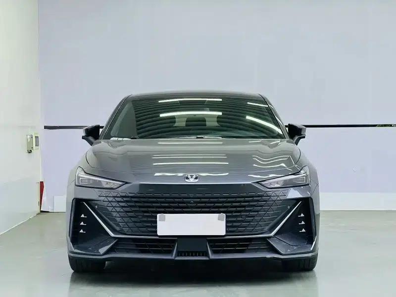 Changan UNI-V 2023 1.5T Premium Edition — миниатюра 2