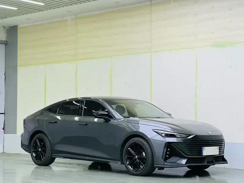Changan UNI-V 2023 1.5T Premium Edition — миниатюра 3