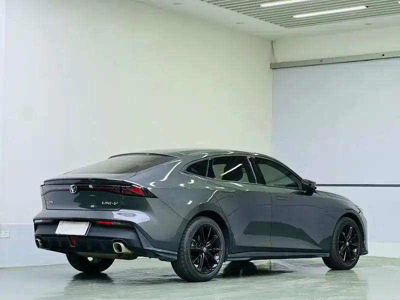 Changan UNI-V 2023 1.5T Premium Edition — миниатюра 6