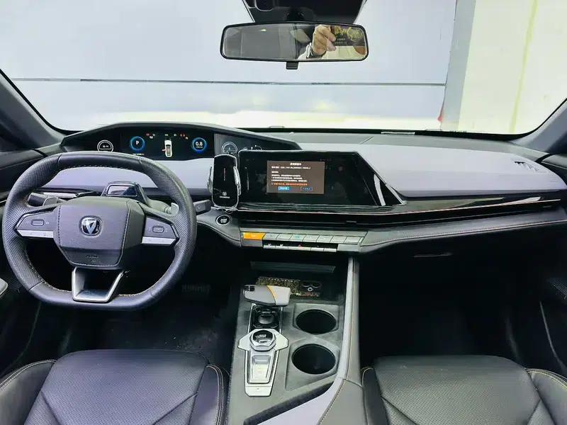 Changan UNI-V 2023 1.5T Premium Edition — миниатюра 7