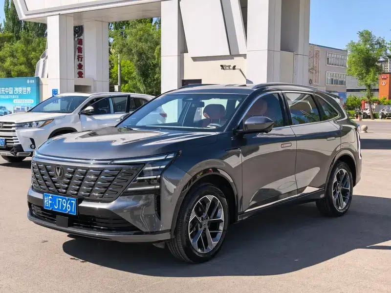 Changan CS75 PLUS 2025 Fourth Generation 1.5T New Blue Whale Smart Premium Edition — миниатюра 1