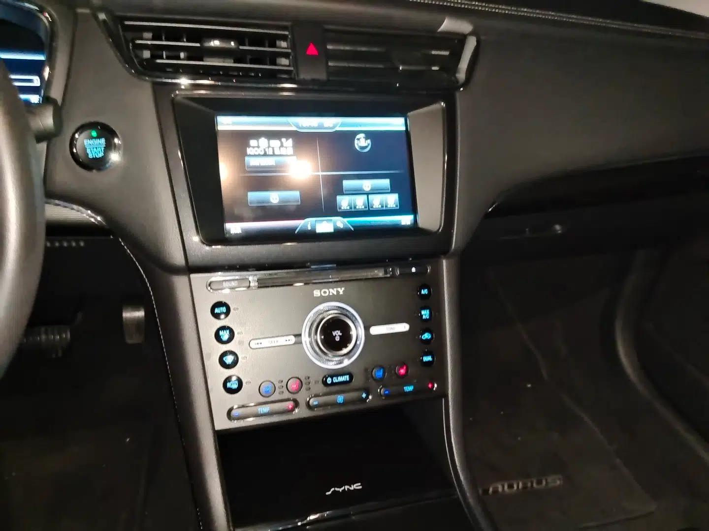 Ford Taurus 2015 EcoBoost 245 Luxury Model — миниатюра 10