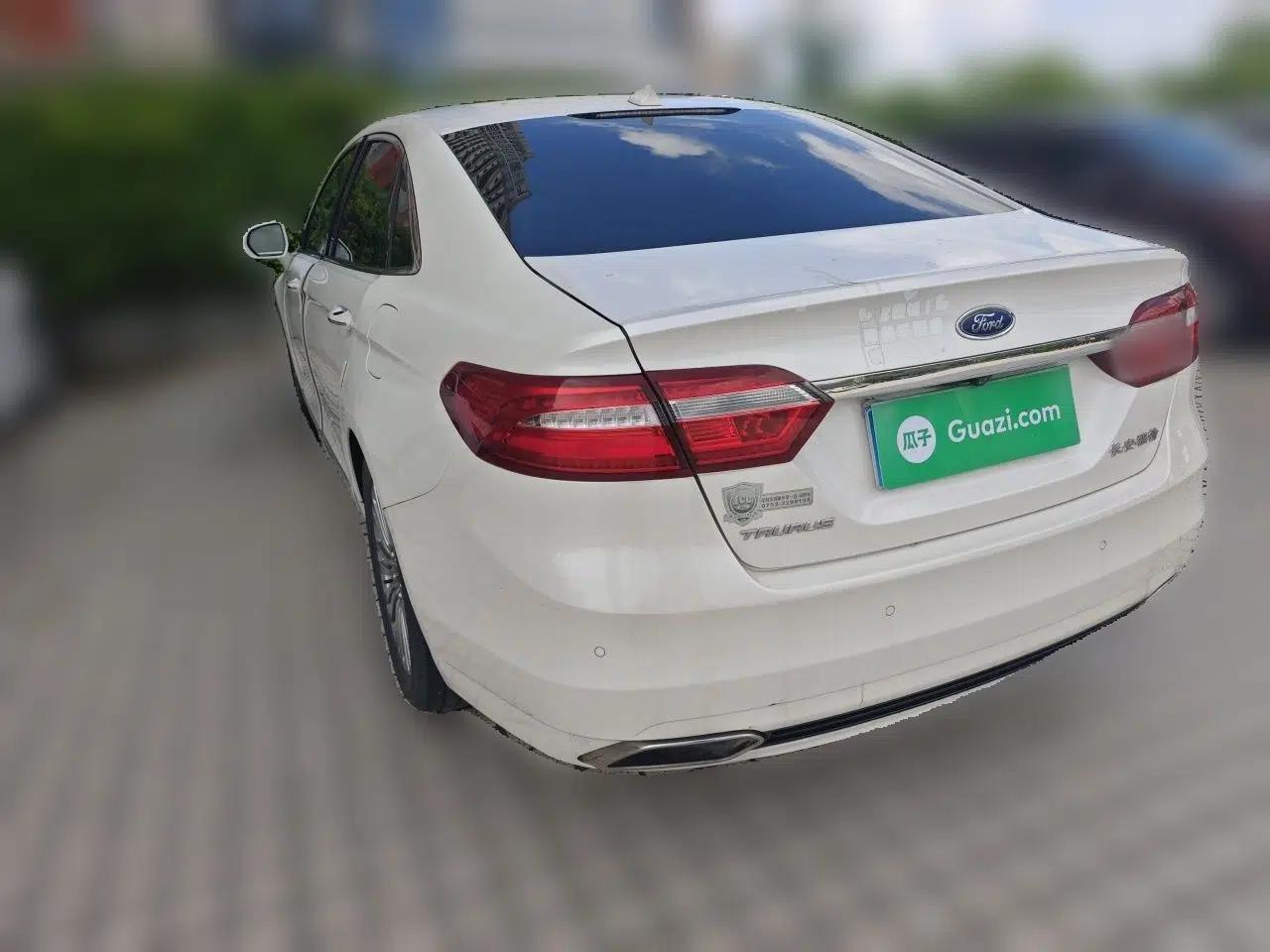Ford Taurus 2017 EcoBoost 245 Luxury Model — миниатюра 4