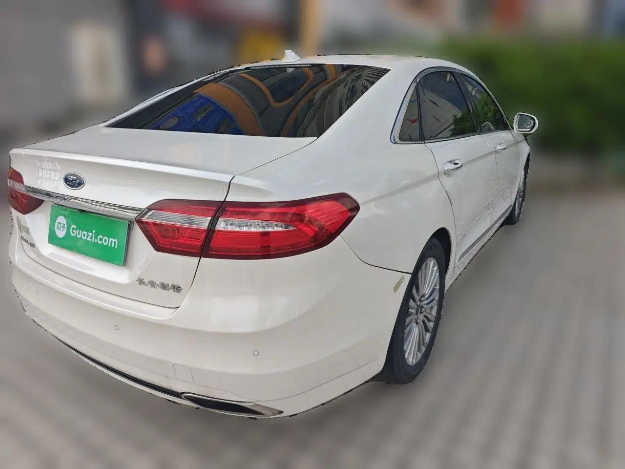 Ford Taurus 2017 EcoBoost 245 Luxury Model — миниатюра 6