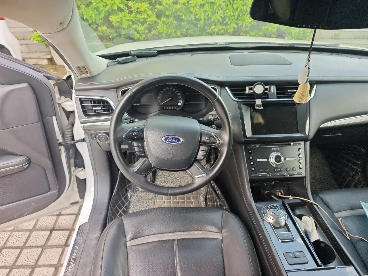 Ford Taurus 2017 EcoBoost 245 Luxury Model — миниатюра 10
