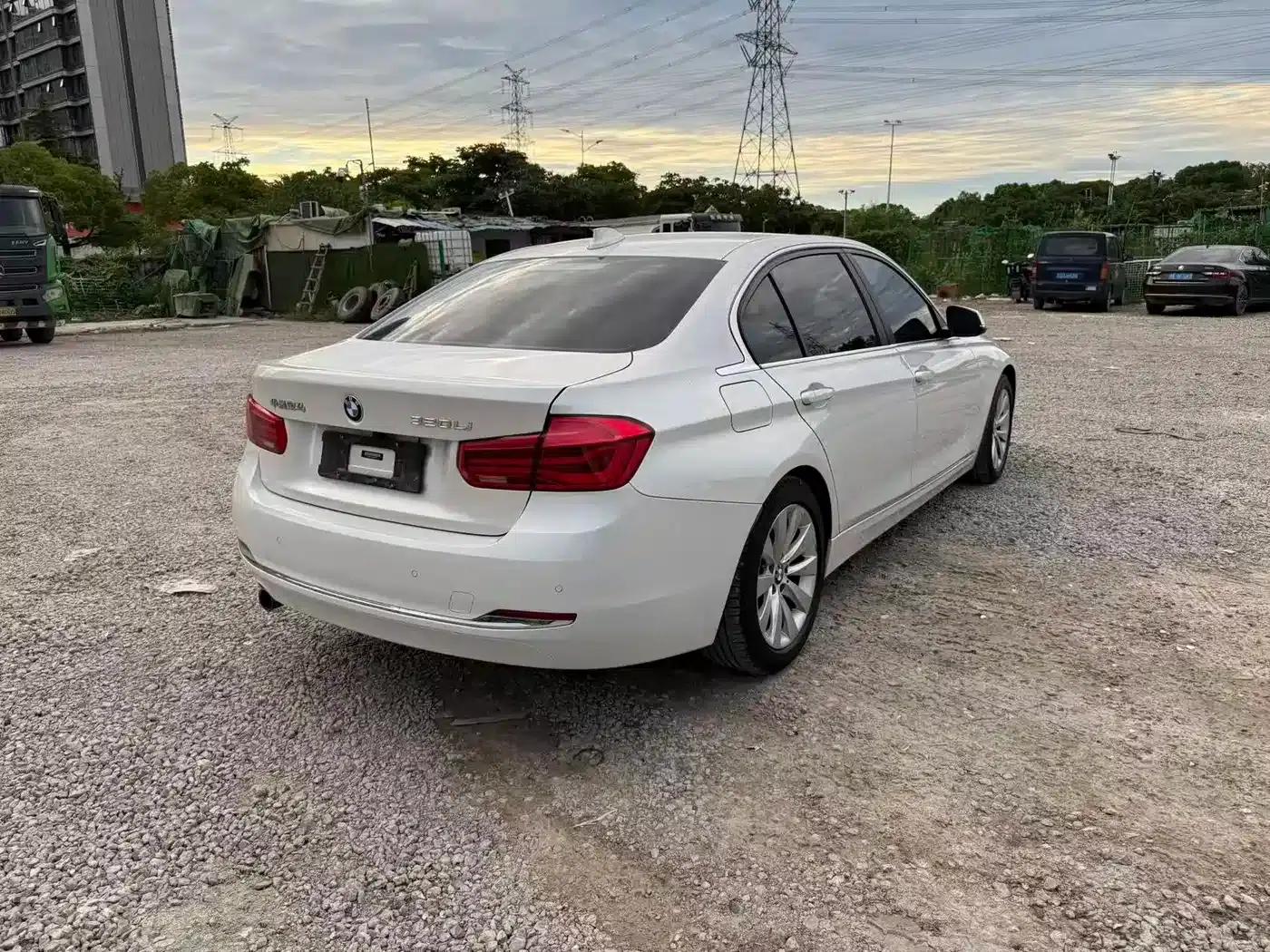 2017 BMW 3 Series 318Li Fashion Edition — миниатюра 9