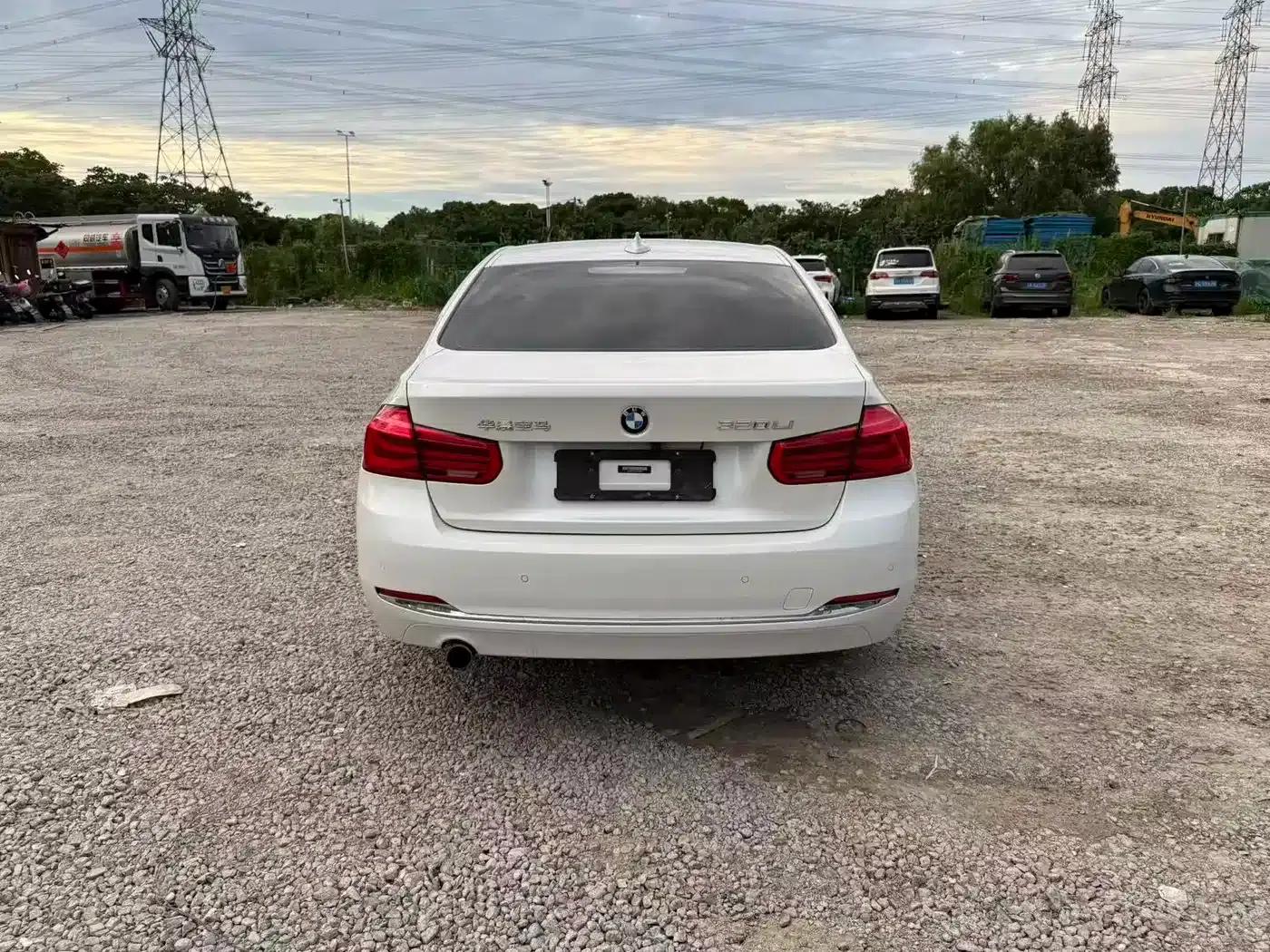 2017 BMW 3 Series 318Li Fashion Edition — миниатюра 10