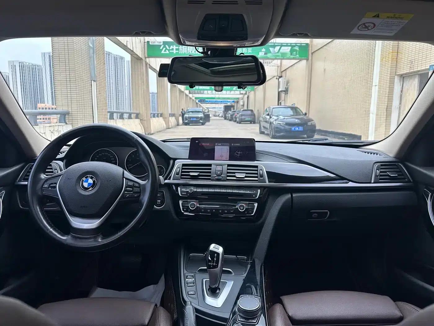 BMW 3 Series 2019 320Li Fashion Edition — миниатюра 12