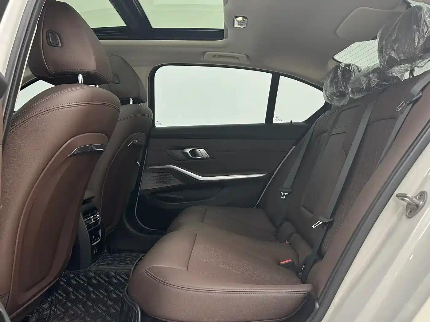 2023 BMW 3 Series 320Li M Sport Package — миниатюра 8