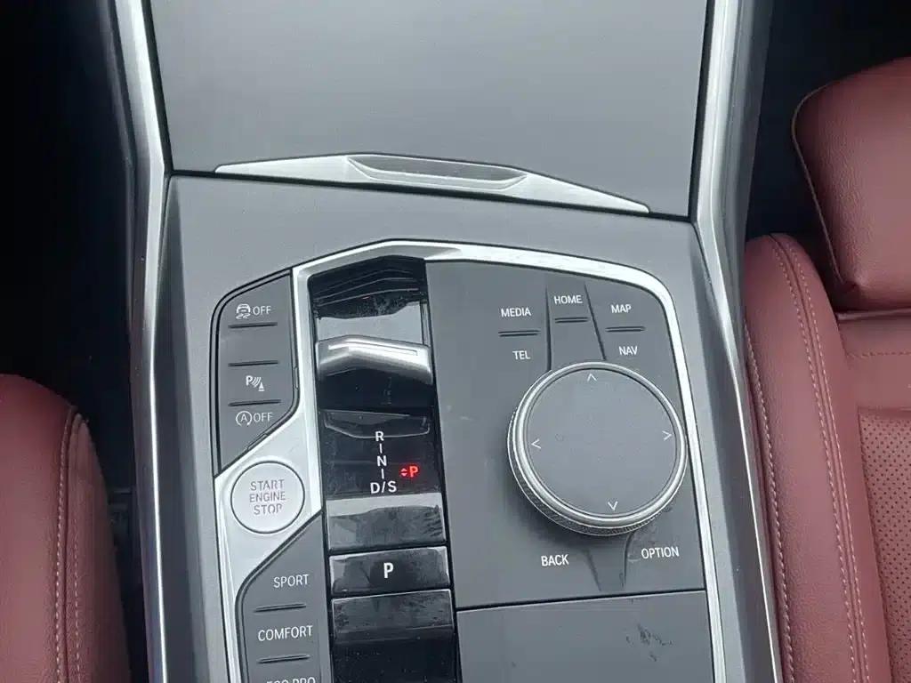 2025 BMW 3 Series 325i M Sport Package — миниатюра 11