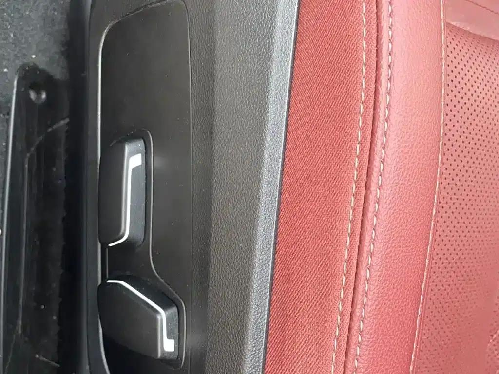 2025 BMW 3 Series 325i M Sport Package — миниатюра 10