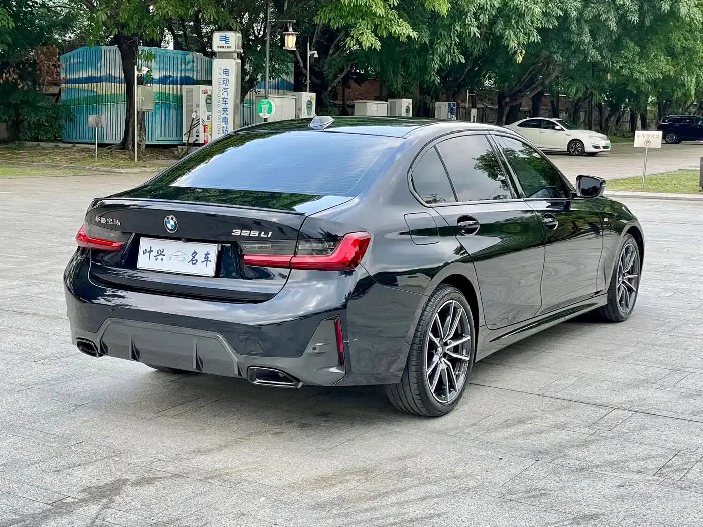 2023 BMW 3 Series 325Li M Sport Package — миниатюра 11