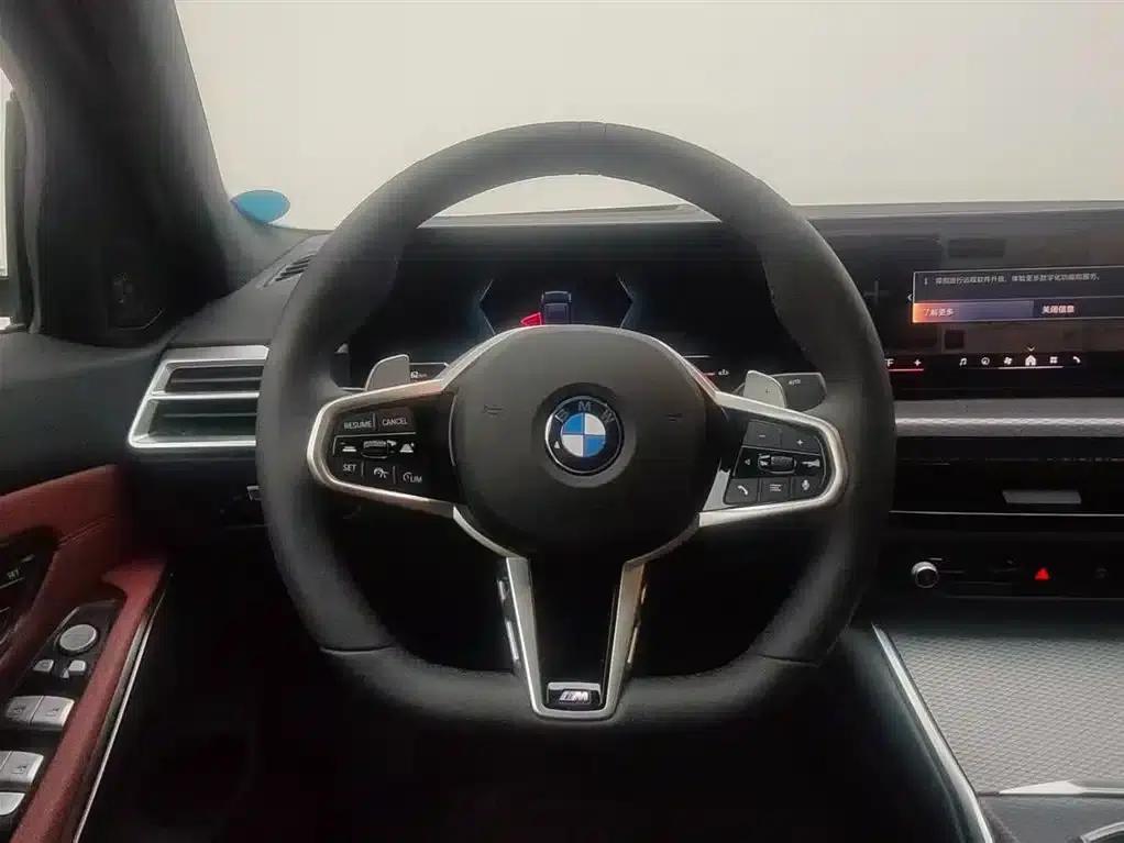 2025 BMW 3 Series 330i M Sport Shadow Edition — миниатюра 14
