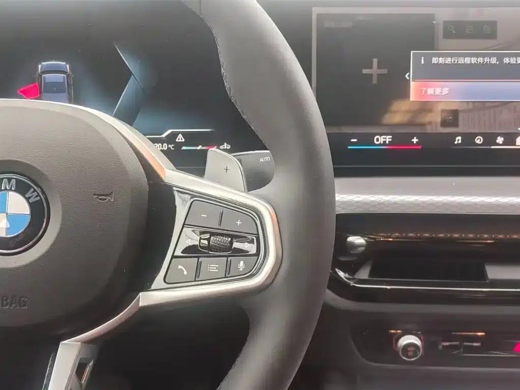 2025 BMW 3 Series 330i M Sport Shadow Edition — миниатюра 16