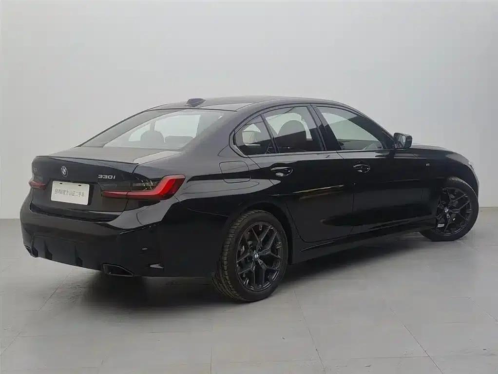 2025 BMW 3 Series 330i M Sport Shadow Edition — миниатюра 4