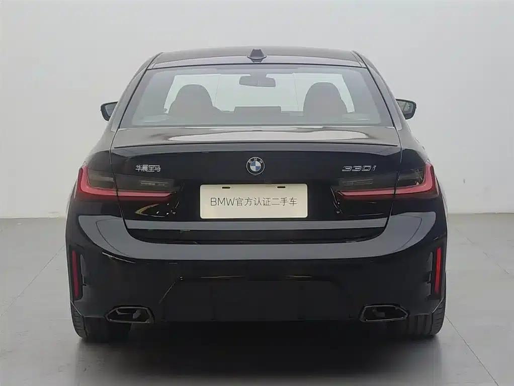 2025 BMW 3 Series 330i M Sport Shadow Edition — миниатюра 5