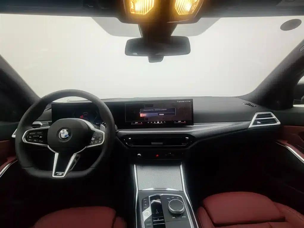 2025 BMW 3 Series 330i M Sport Shadow Edition — миниатюра 7