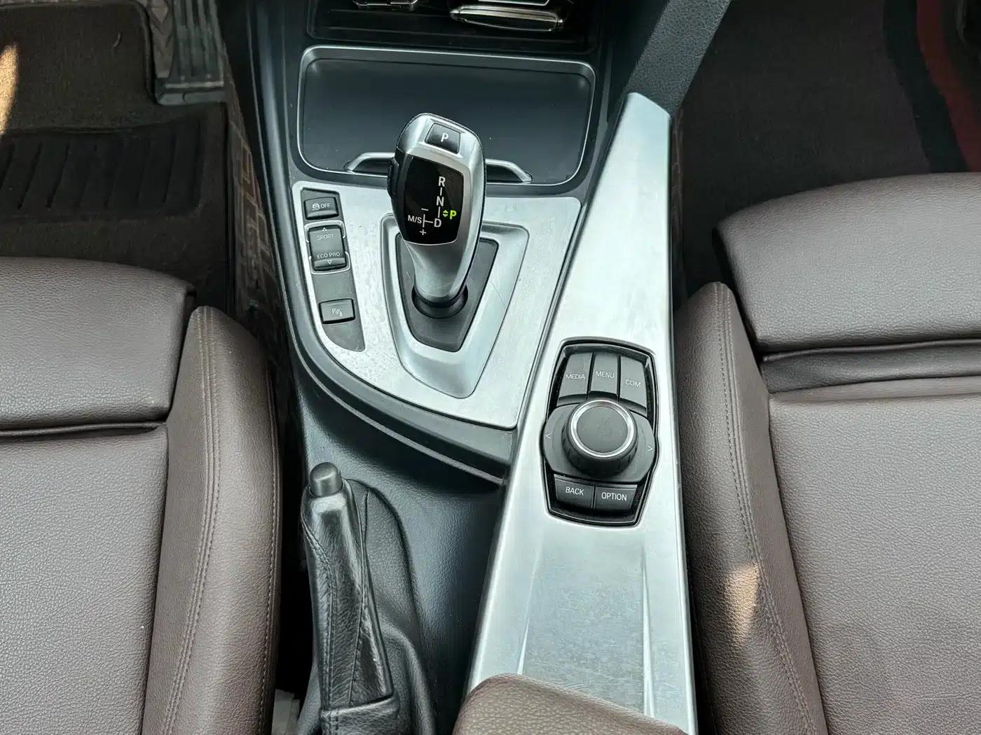 BMW 3 Series 2018 320Li Fashion Edition — миниатюра 14