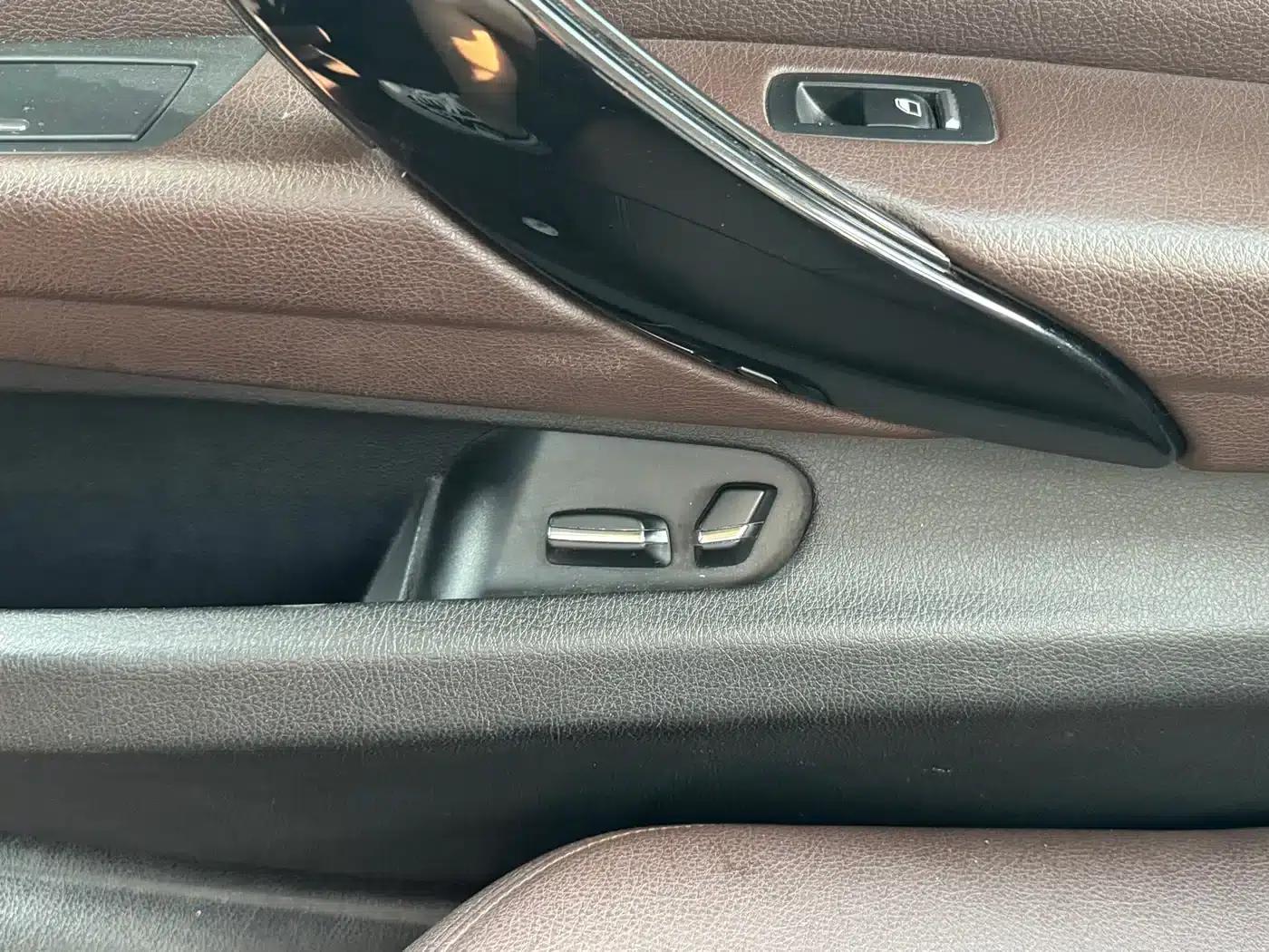 BMW 3 Series 2018 320Li Fashion Edition — миниатюра 17