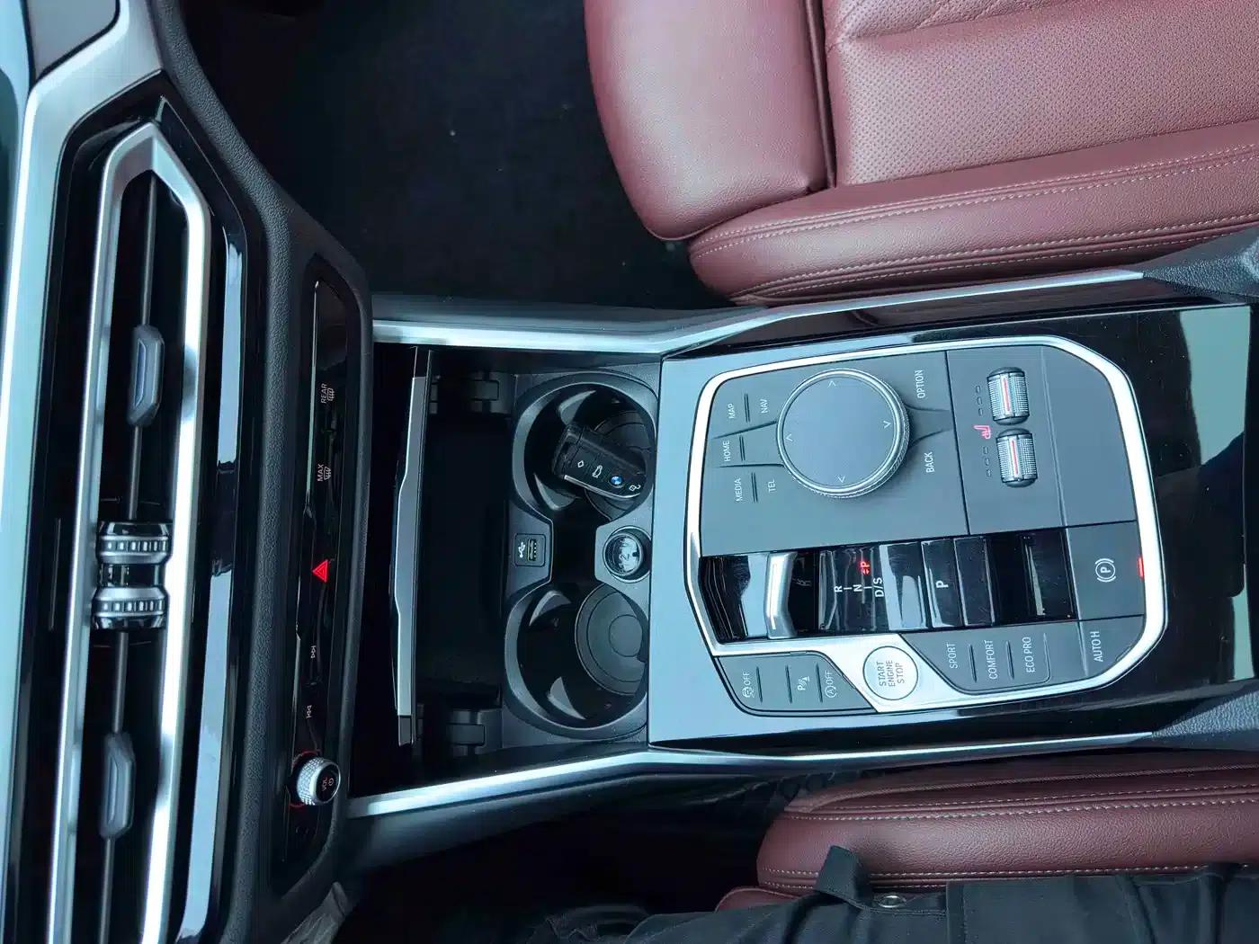 2023 BMW 3 Series 320Li M Sport Package — миниатюра 11