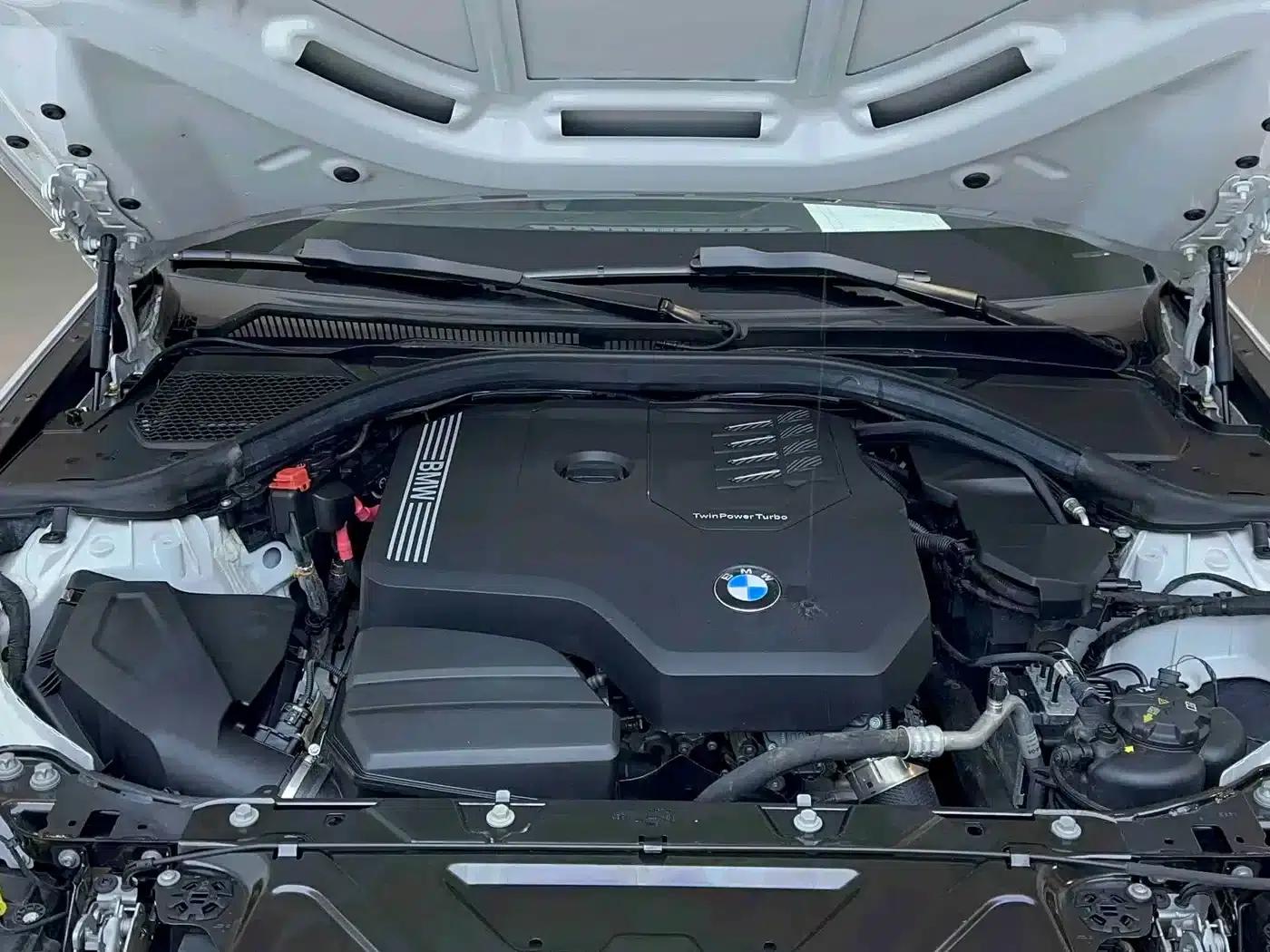 2023 BMW 3 Series 320Li M Sport Package — миниатюра 16