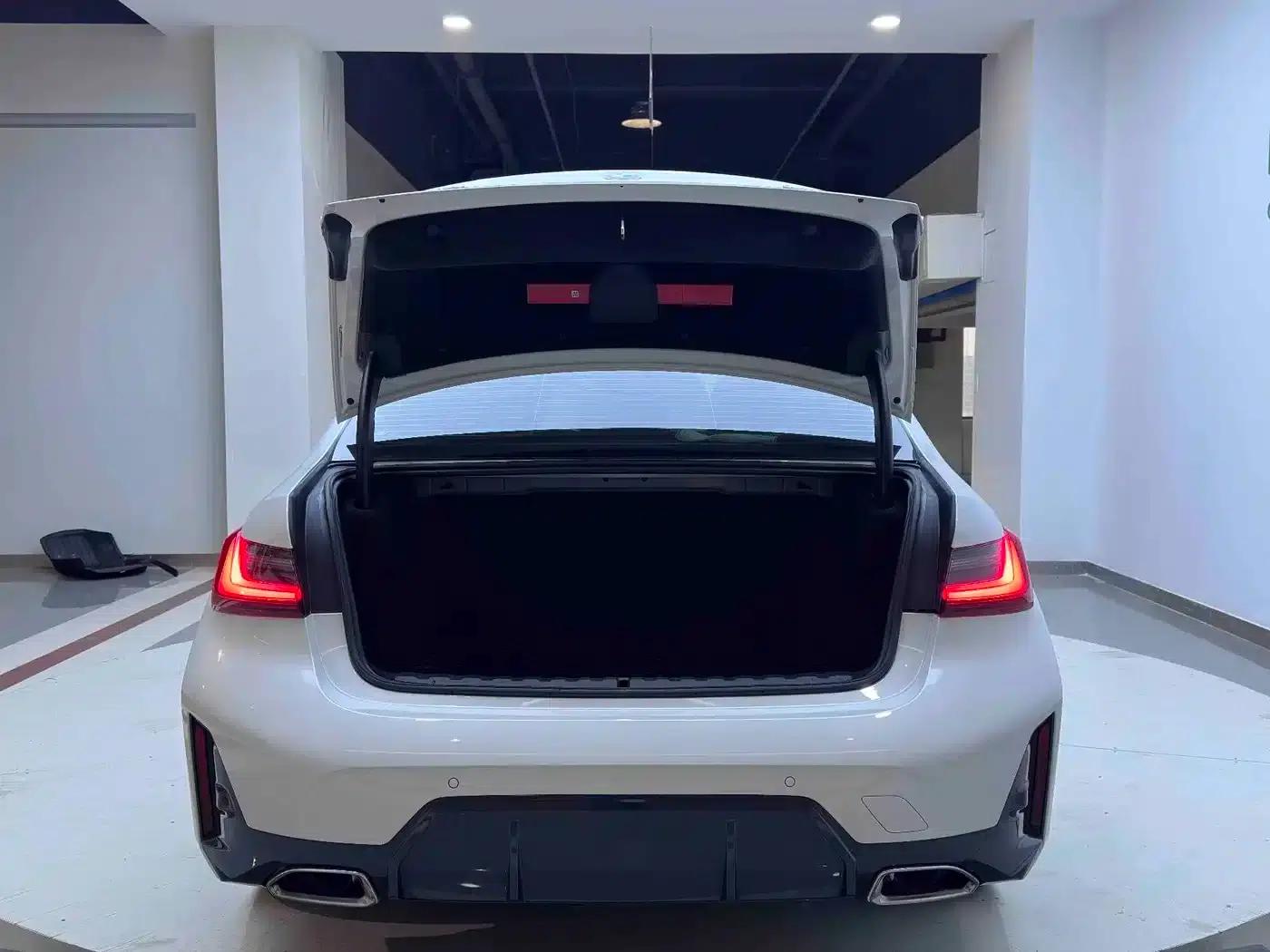 2023 BMW 3 Series 320Li M Sport Package — миниатюра 17