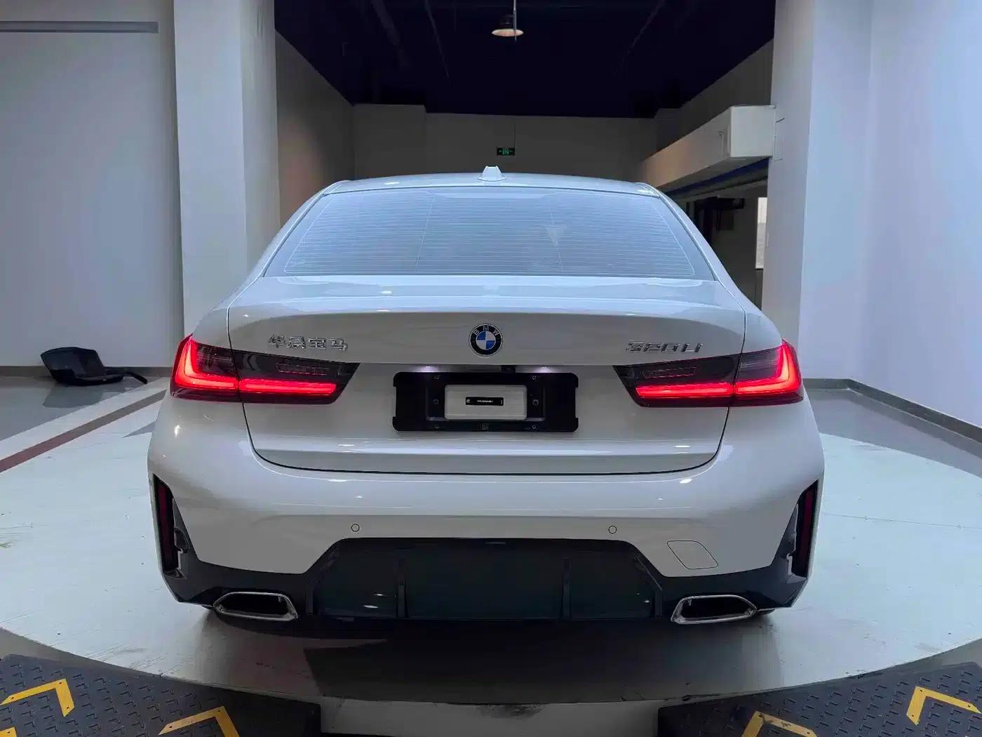 2023 BMW 3 Series 320Li M Sport Package — миниатюра 5