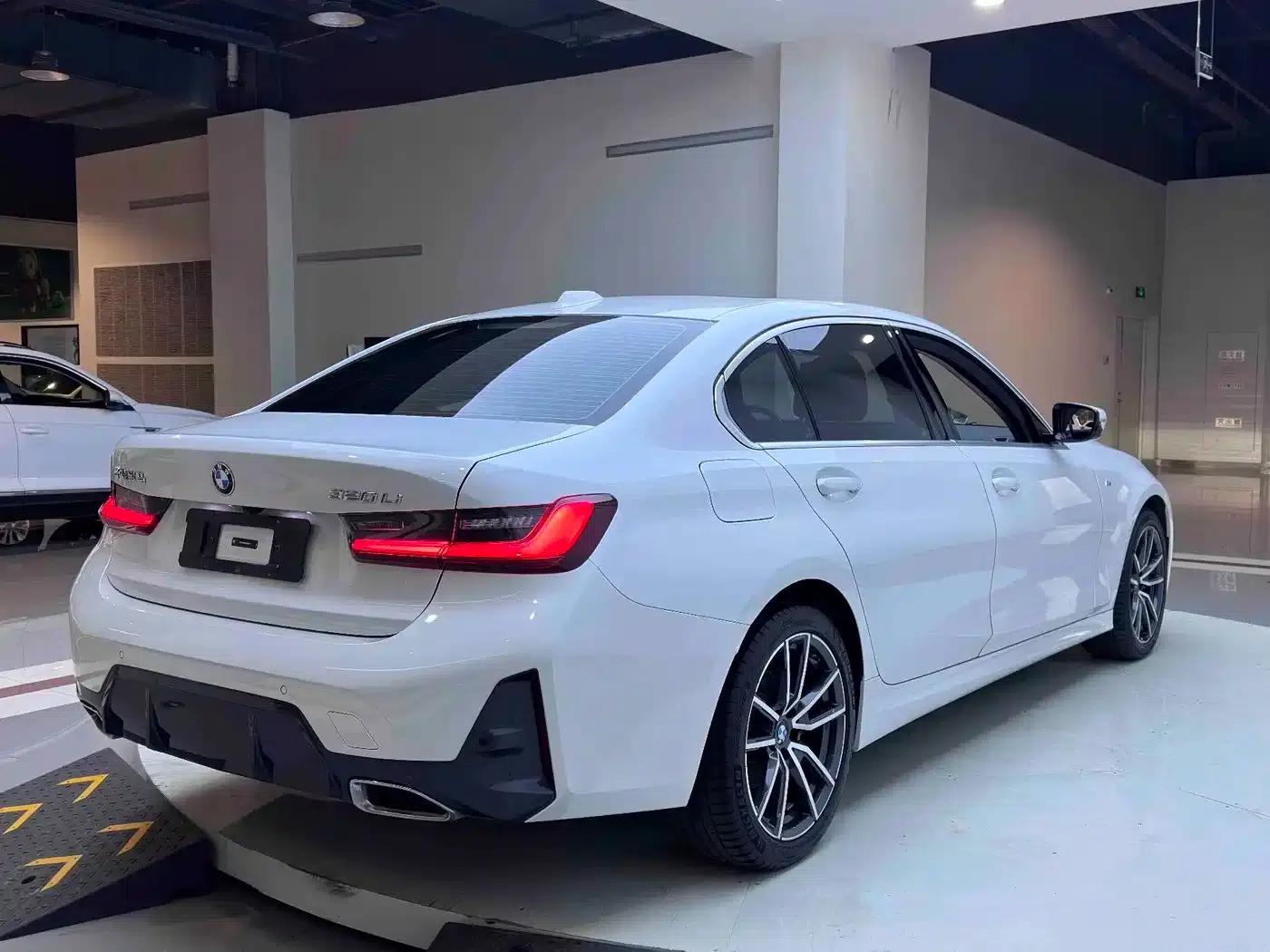 2023 BMW 3 Series 320Li M Sport Package — миниатюра 6