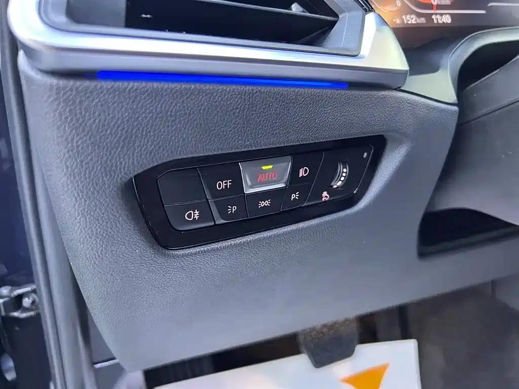 2022 BMW 3 Series 330i M Sport Shadow Edition — миниатюра 19
