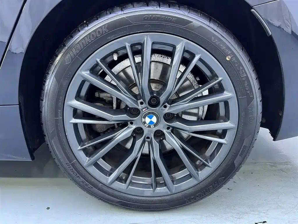 2022 BMW 3 Series 330i M Sport Shadow Edition — миниатюра 24