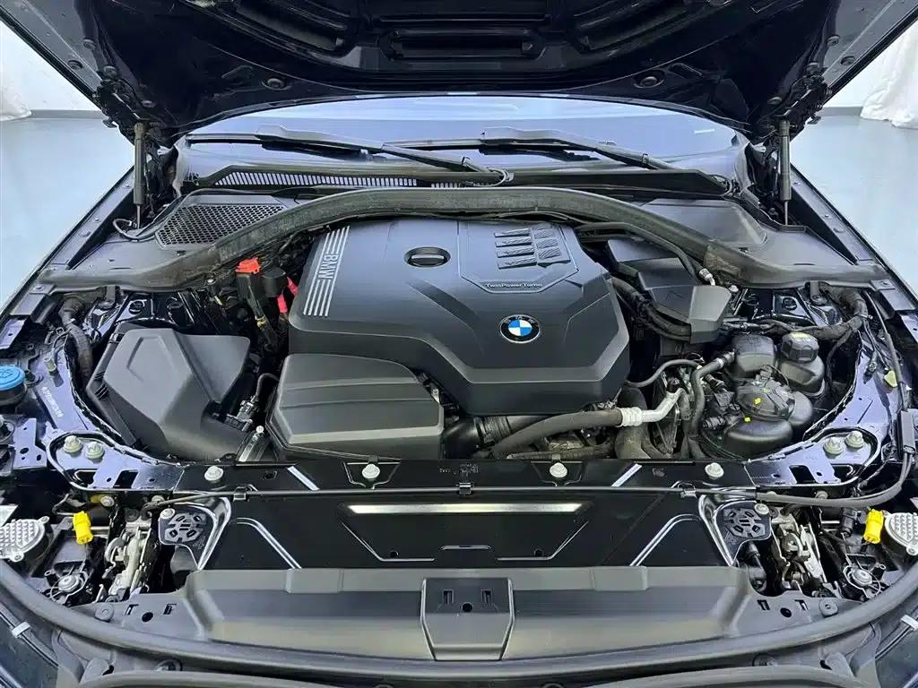 2022 BMW 3 Series 330i M Sport Shadow Edition — миниатюра 25