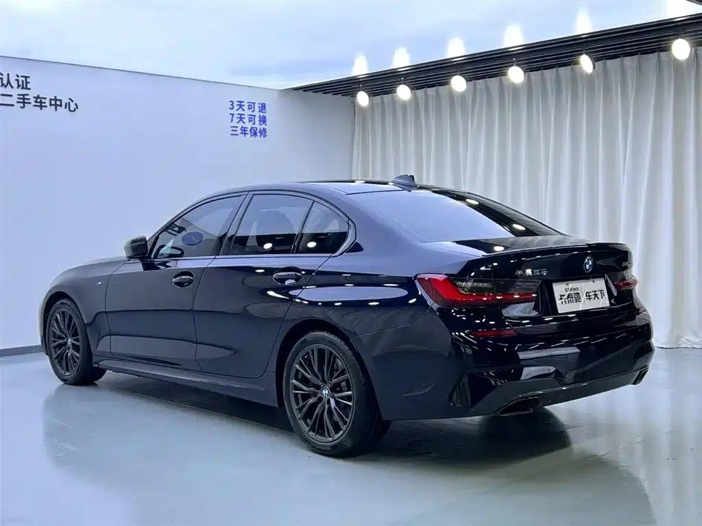 2022 BMW 3 Series 330i M Sport Shadow Edition — миниатюра 4