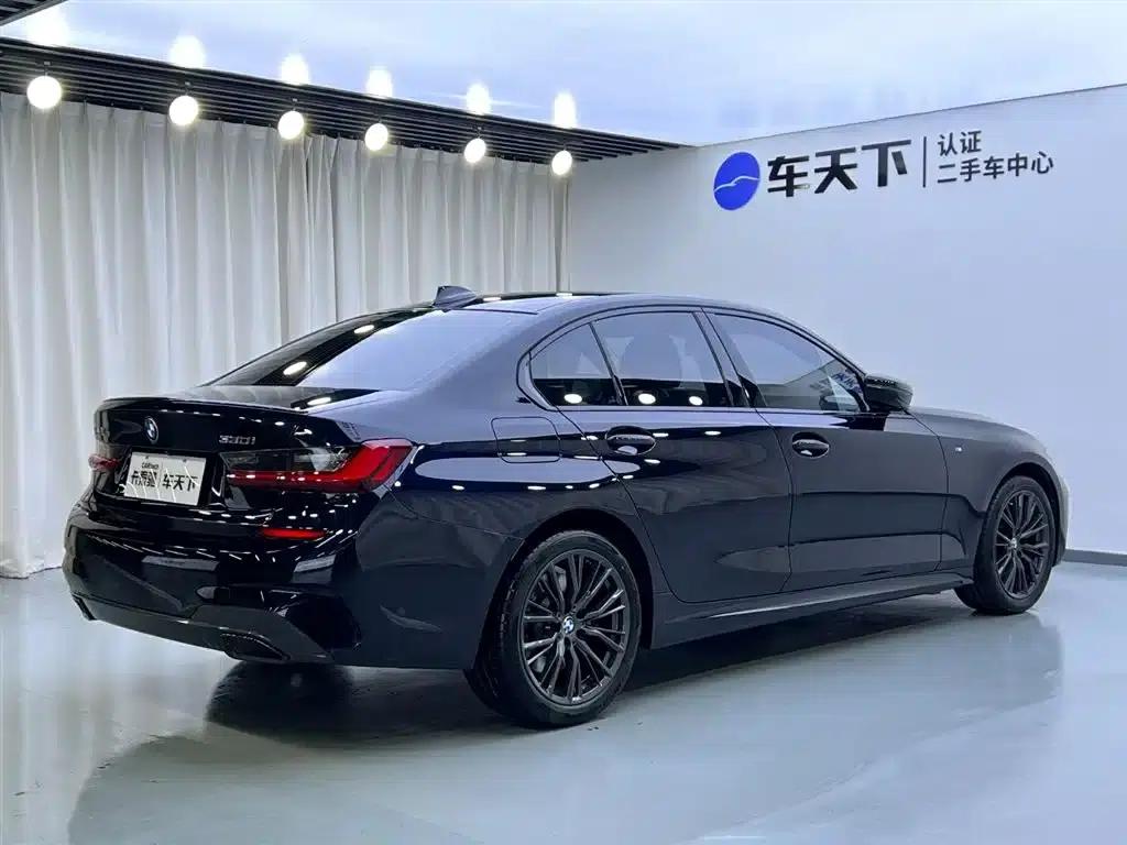 2022 BMW 3 Series 330i M Sport Shadow Edition — миниатюра 5