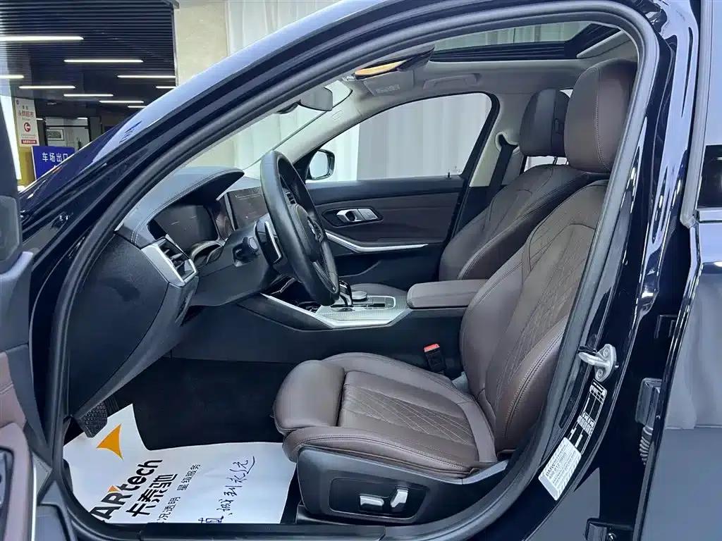 2022 BMW 3 Series 330i M Sport Shadow Edition — миниатюра 7