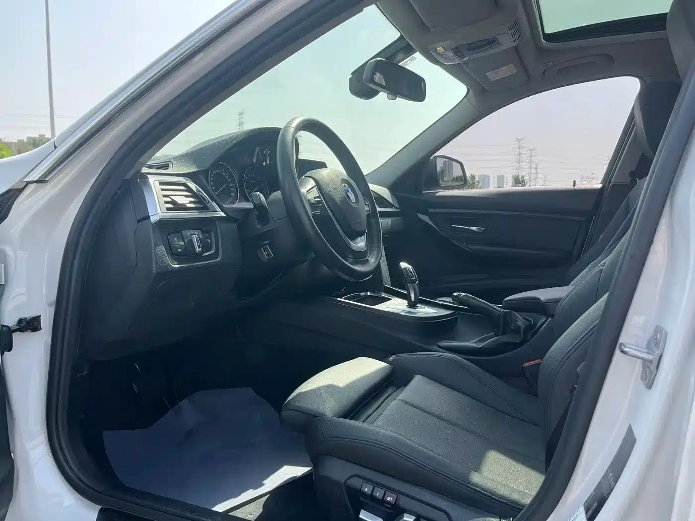 BMW 3 Series 2018 320Li Fashion Edition — миниатюра 11