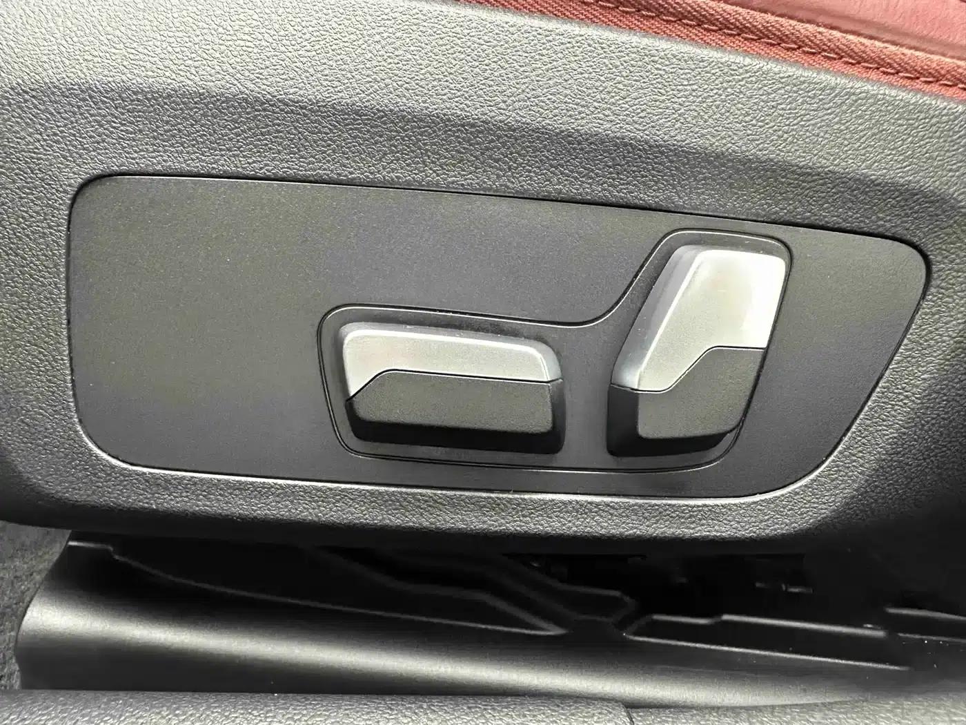 2022 BMW 3 Series 320i Sport Package — миниатюра 11