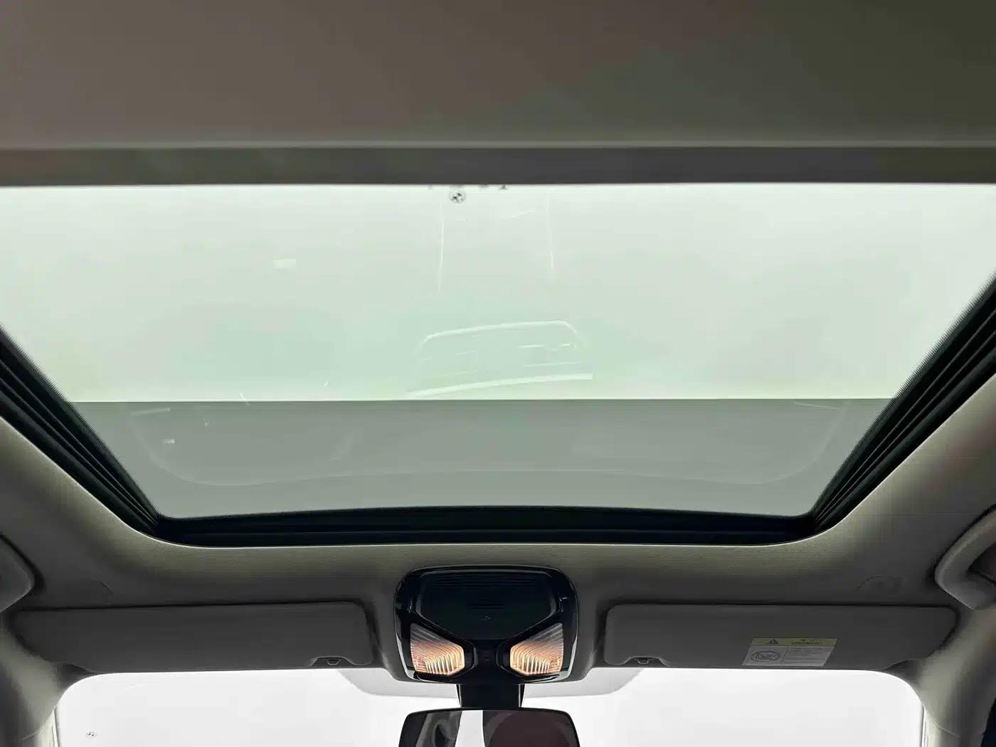 2022 BMW 3 Series 320i Sport Package — миниатюра 14